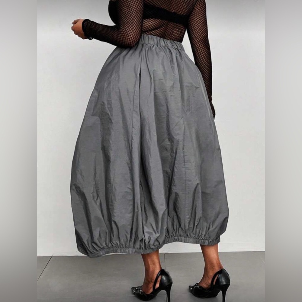 Elegant Gray Women's Skirt - Picture 2 of 4